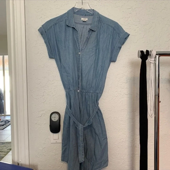 J. Crew Dresses & Skirts - J Crew Chambray Button with Belted Tie Dress